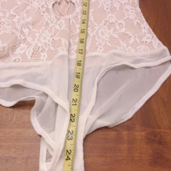 Lulumari Lacey Bodysuit - Picture 8 of 11